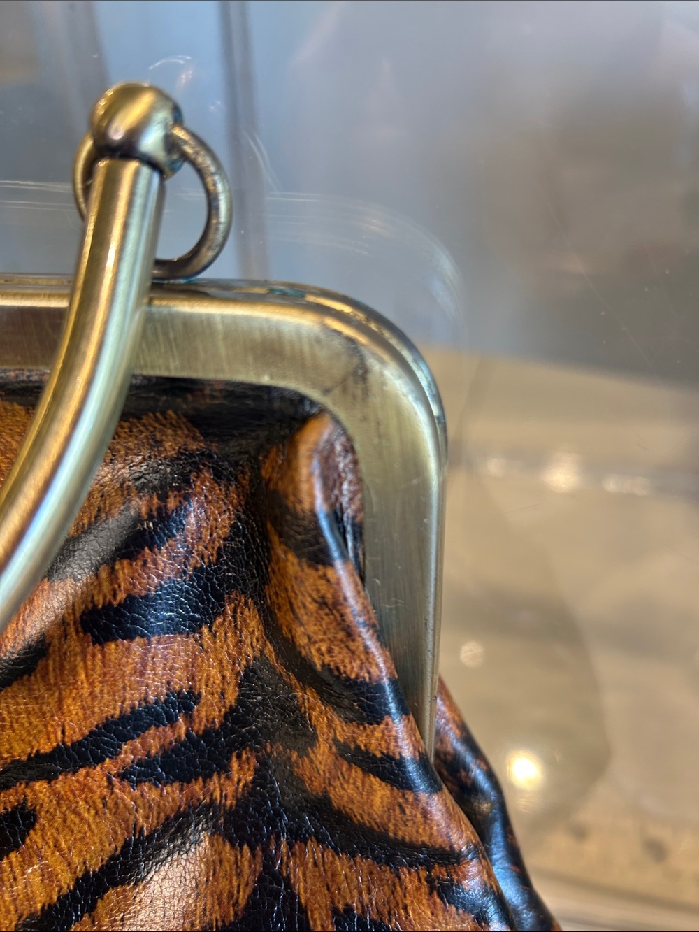 Patricia Nash Brn/Blk Tiger Print Frame Kisslock Satchel in 12”x 4”x 10” EUC - Picture 10 of 12